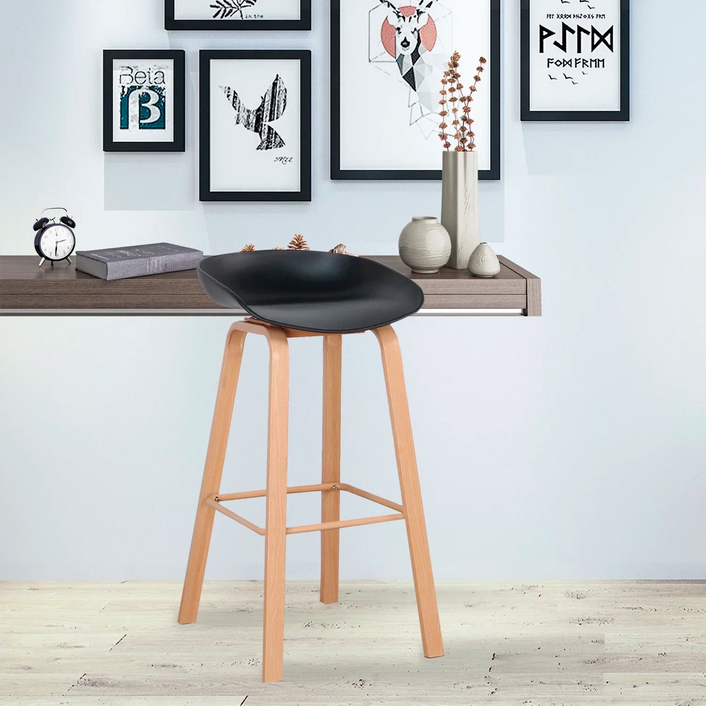 Pack of 4 Black Alcalá Stools
